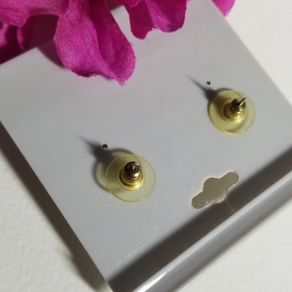 Relisted -Vintage pearly earrings on original card gold tone pierced iridescent - Picture 9 of 12